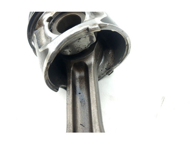 Поршень с шатуном 204DT Land Rover Discovery Sport