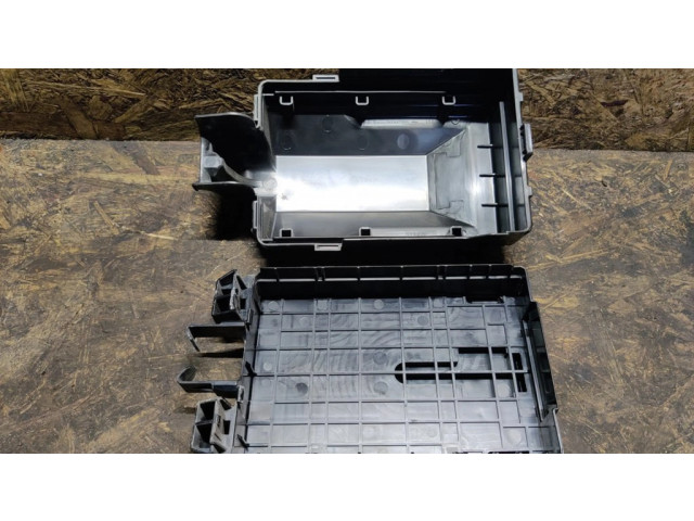 Блок предохранителей  284B9JK000, 7154923030   Infiniti Q70 Y51    