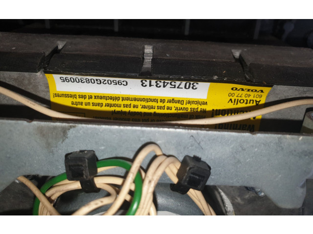 Подушка безопасности водителя 210010950306   Volvo V70