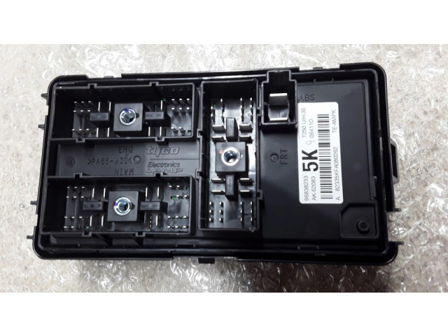 Блок предохранителей 96838233   Chevrolet Aveo    