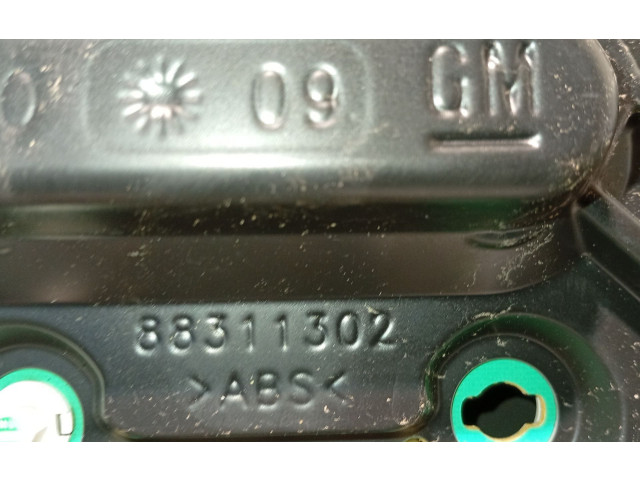 Панель приборов 13156174, 88311302 Opel Combo C