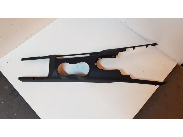 Другая центральная деталь консоли (туннеля)