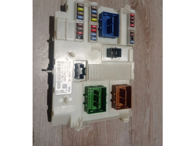 Блок предохранителей 31343337, 31343337AA Volvo S80