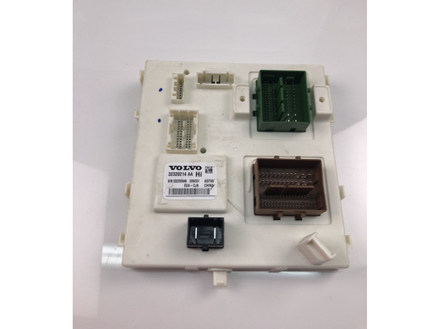 Блок предохранителей 32320214AA, UK1318 Volvo XC40