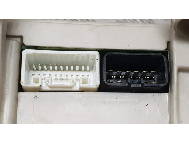 Pojistková skříňka 8922128150 Toyota Previa (XR30, XR40) II 2005