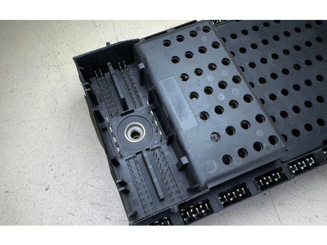 Блок предохранителей 30679527, 04W144   Volvo XC90    