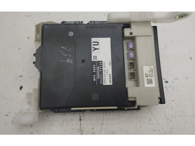 Блок предохранителей 89221F4130 Toyota C-HR