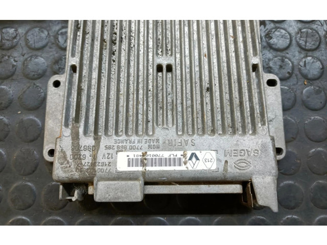 Блок управления двигателем Блок управления 7700868295   Renault Clio I
