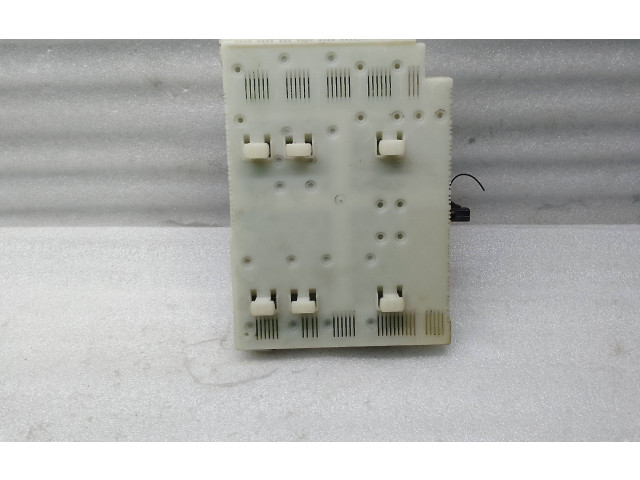 Блок предохранителей BG9T14C256HA, 31327995AA   Volvo V70    