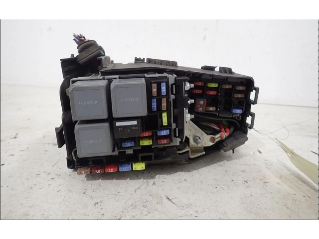 Блок предохранителей 31337185   Volvo V70    