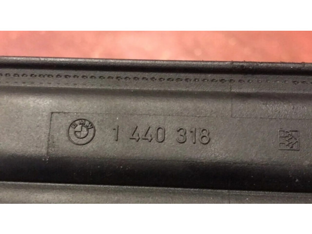 Vstřikovací lišta 1440318 BMW 5 E39 pro benzínový motor 2.5