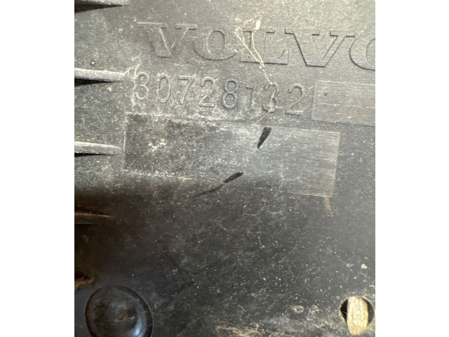 Блок предохранителей  30728132   Volvo XC90    