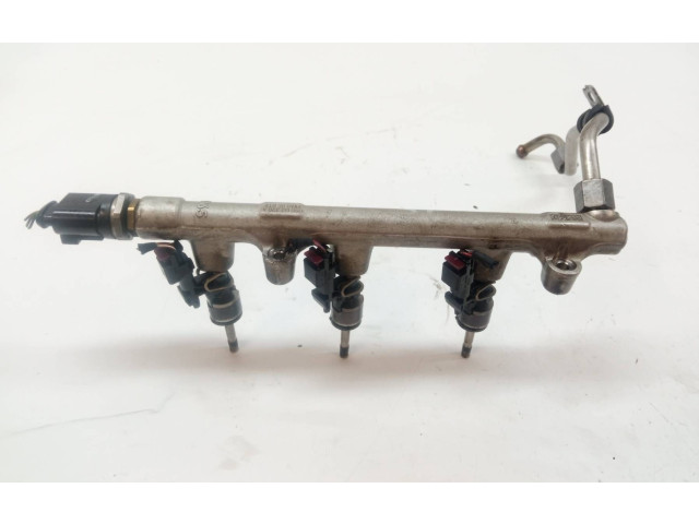 Топливная рампа 05C133320A, 0261500443 Skoda Scala