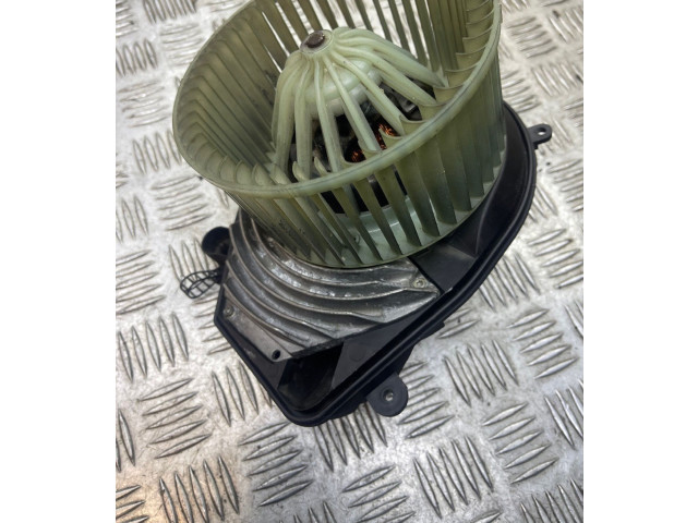 Вентилятор печки 8D1820021, 740221233F Volkswagen Caddy