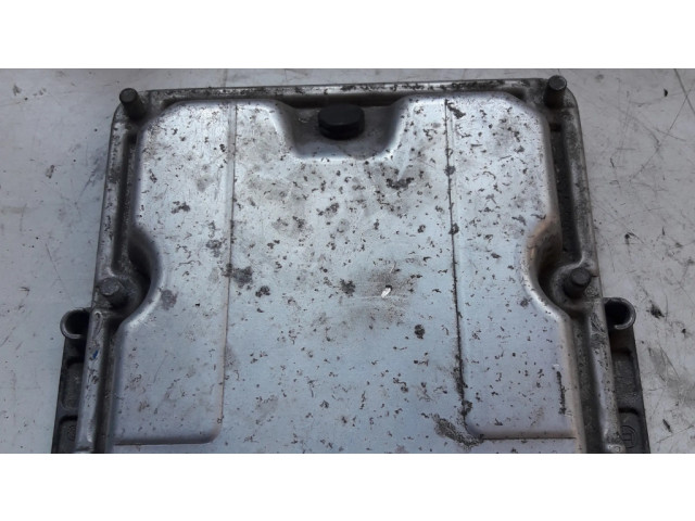 Řídící jednotka 0281011101 Renault Trafic II (X83) 2003