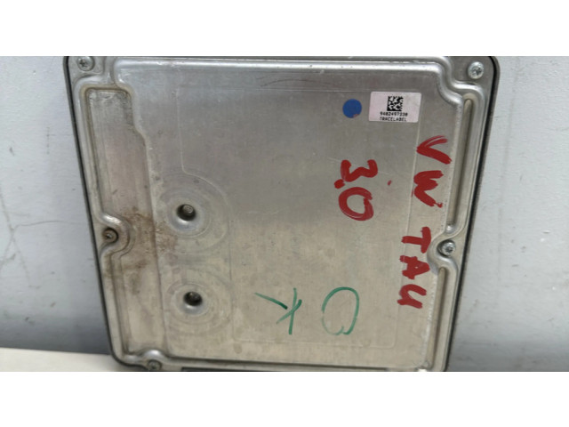 Řídící jednotka 06E906023C, 0261S05627 Volkswagen Touareg II 2011