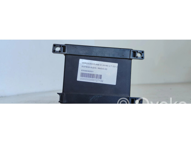 Радио/ проигрыватель CD/DVD / навигация