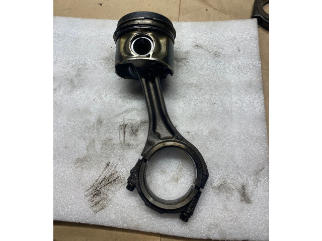 Píst 059AA   Audi A8 S8 D3 4E     