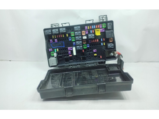 Блок предохранителей P68251627AB Jeep Grand Cherokee