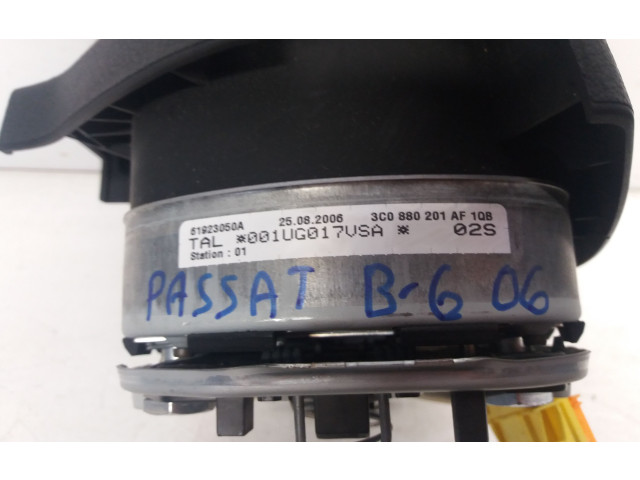 Подушка безопасности водителя 3C0880201AF   Volkswagen PASSAT B6