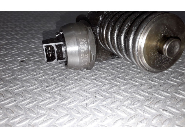 Форсунка 038130073BN Audi A3 S3 A3 Sportback 8P