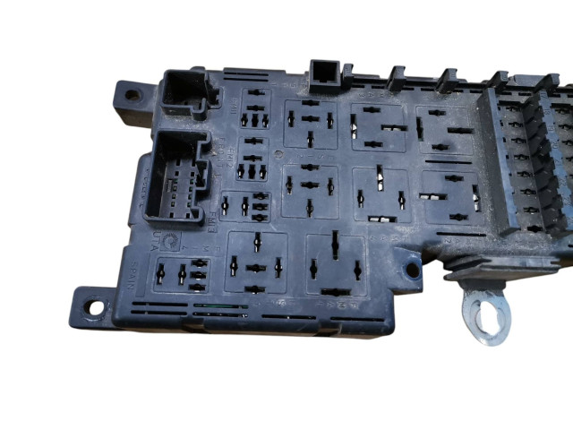 Блок предохранителей 8637841, 518323324 Volvo S60