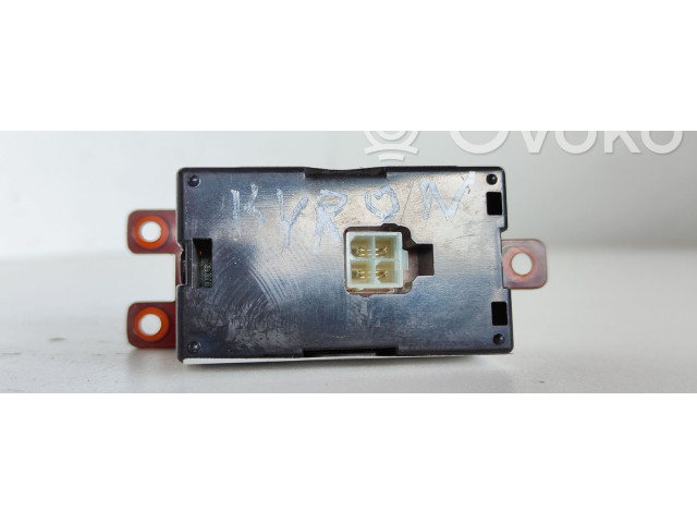 Дисплей 8111009010 SsangYong Kyron