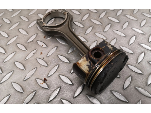 Píst 04EC Audi A1 CPTA