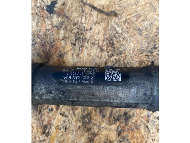 Топливная рампа 30757146   Volvo V70  