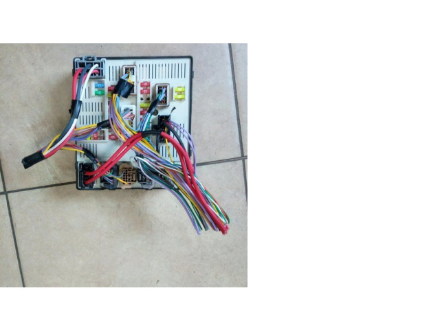 Pojistková skříňka 284B60168R Renault Scenic III - Grand scenic III 2009