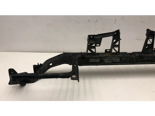 Верхняя часть панели радиаторов (телевизора)