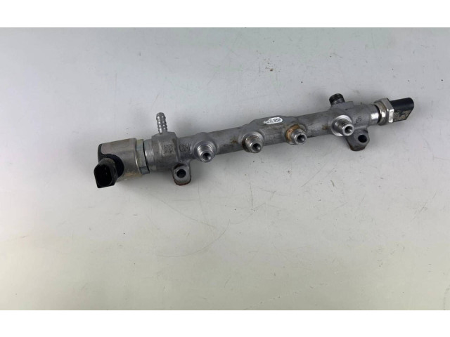 Топливная рампа 05L906054A   Volkswagen Golf VIII  