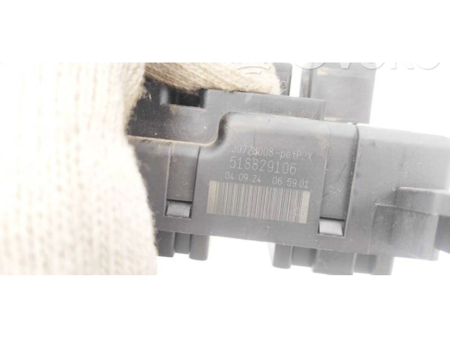 Блок предохранителей  518829106, 30728008   Volvo XC90    