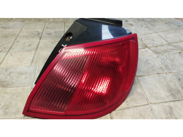 Задний фонарь правый сзади MR957366, 27850202 Mitsubishi Colt 2004-2008 года