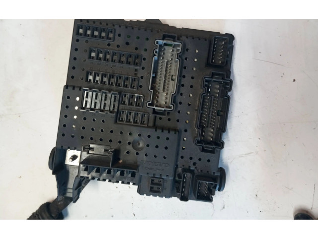 Блок предохранителей 30728512, 05W335 Volvo XC90