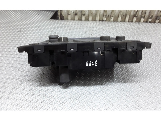 Блок управления климат-контролем    Volvo V70