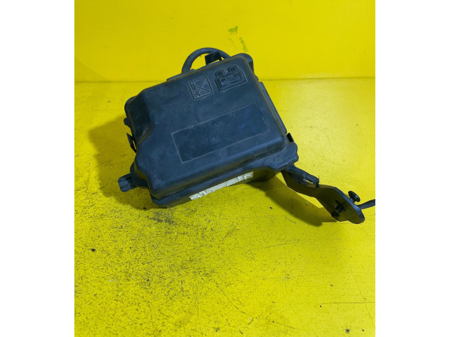 Блок предохранителей RZ3R10P3K2 Peugeot 2008 I