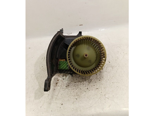 Вентилятор печки    576320300   Renault Clio II