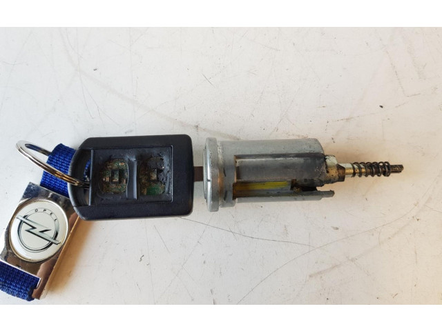 Блок управления двигателем Блок управления 8973509488   Opel Meriva A