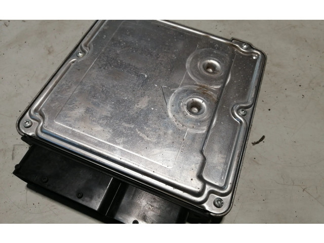 Řídící jednotka 03G906016HN, 0281012272 Volkswagen Caddy 2006