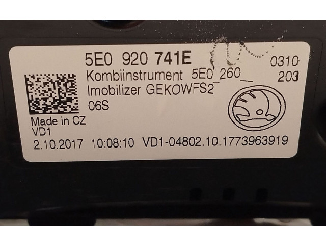 Панель приборов 5E0920741E   Skoda Octavia Mk3 (5E)       