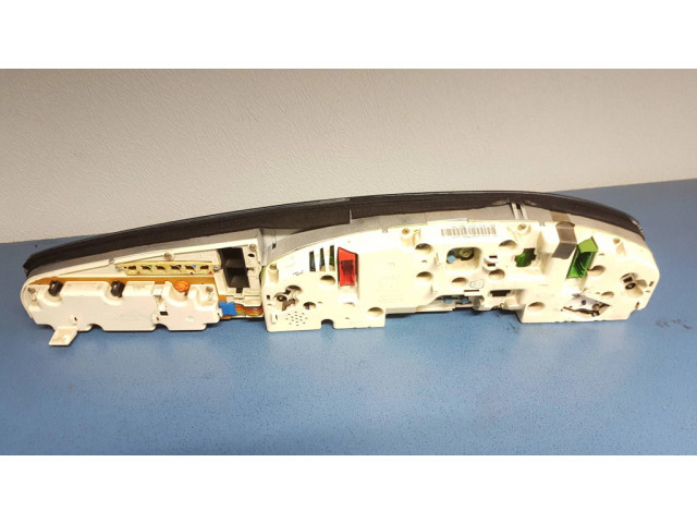 Přístrojová deska Audi A6 S6 C4 4A 1994 88311219