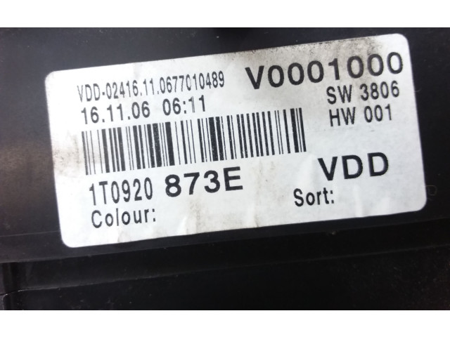 Панель приборов 1T0920873E   Volkswagen Touran I       