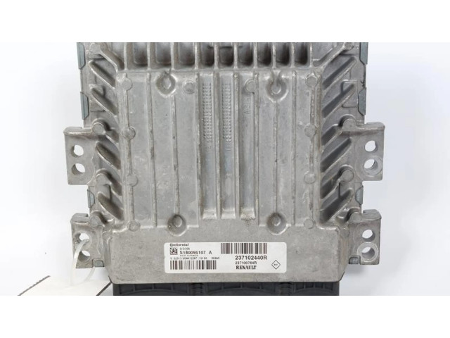 Блок управления двигателя S180095107A Dacia Duster