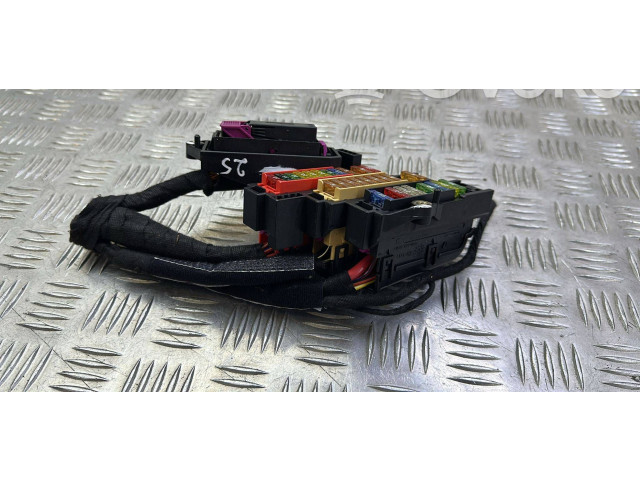   Pojistková skříňka 8K0941824   Audi Q7 4L 2014