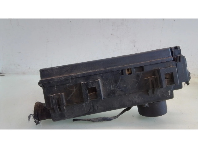 Блок предохранителей Jeep Grand Cherokee (WJ)