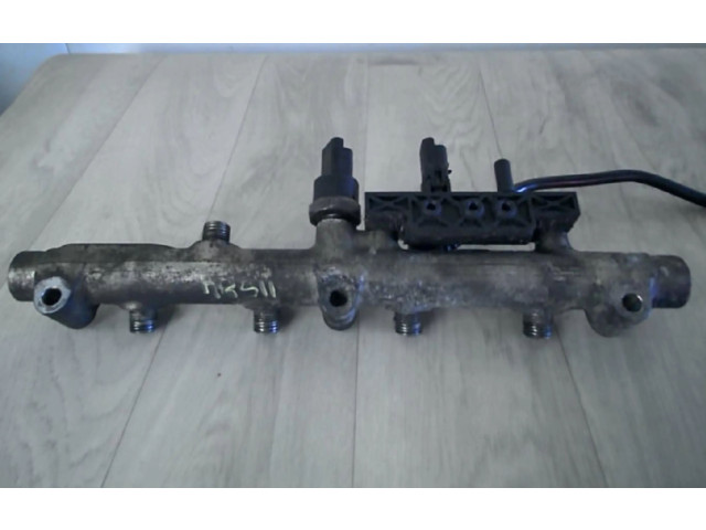 Топливная рампа 1570A0, 1570A0   Peugeot 406  