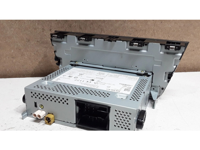 Радио/ проигрыватель CD/DVD / навигация