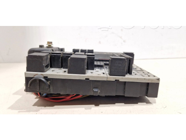 Блок предохранителей 9401802 Volvo V70