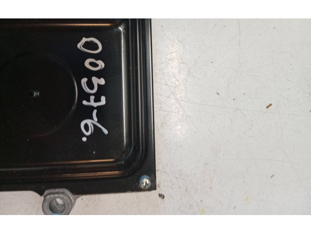 Блок управления двигателя 31212486   Volvo V70